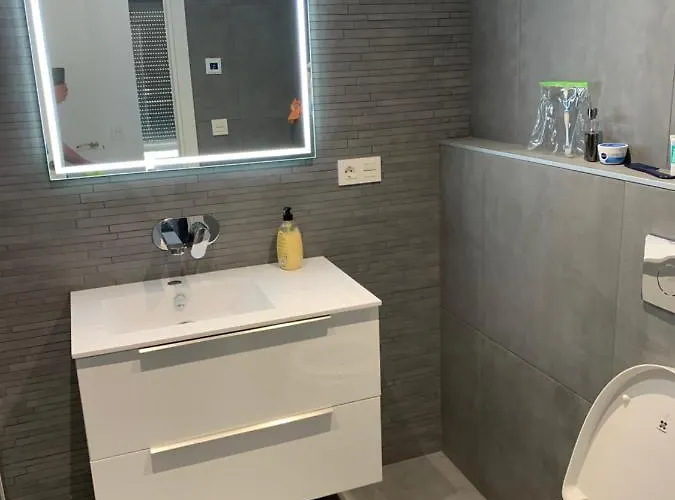 Isea Penthouse 아파트